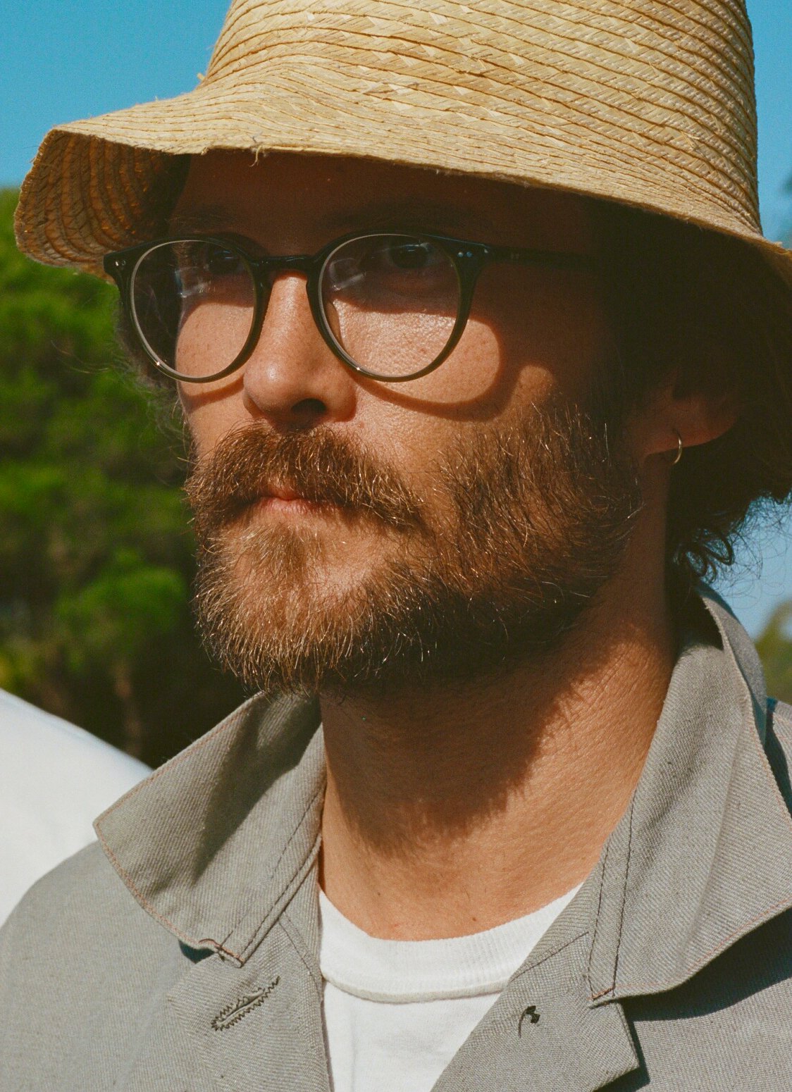 Inspired by the mid-century, Clune is a modern take on the classic P3 eyeglass silhouette, with a distinctive round shape and lightweight acetate construction. Hand Finished in LA. 
