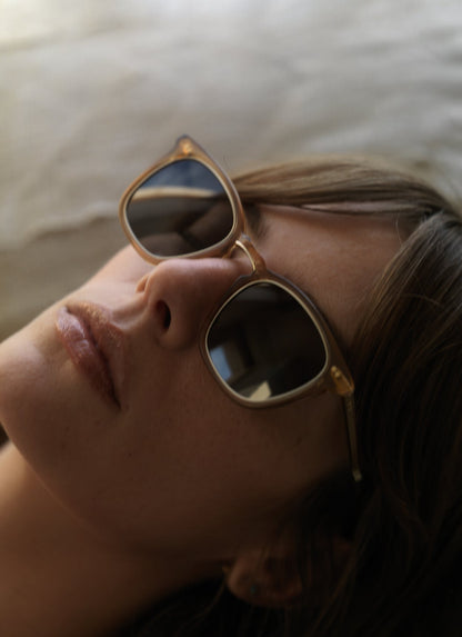 Getty II is a balanced square sunglass silhouette inspired by iconic Hollywood eyewear. Getty’s original palette was developed with the most respected of Japanese acetate houses. The updated edition offers new colors, as well as a titanium inner-frame eyewire and refined titanium bridge accent.