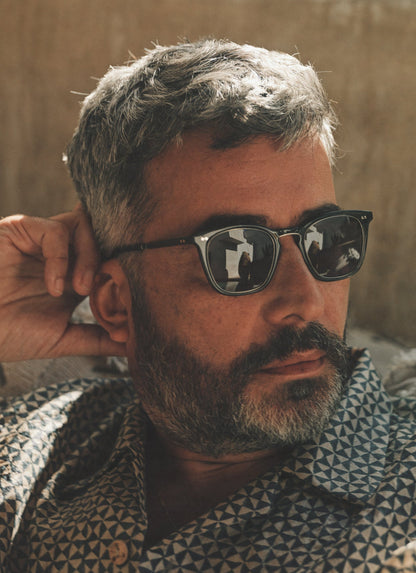 Getty II is a balanced square sunglass silhouette inspired by iconic Hollywood eyewear. Getty’s original palette was developed with the most respected of Japanese acetate houses. The updated edition offers new colors, as well as a titanium inner-frame eyewire and refined titanium bridge accent.