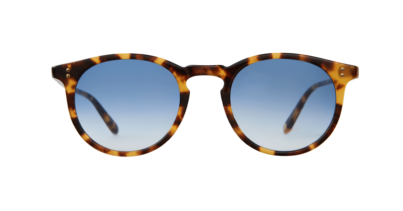 Slim, classic, and lightweight, the Carlton sunglass is designed with a keyhole bridge and new medium fit to provide extra versatility. Made from the new bio-based eco- acetate, the Carlton features distinctive raised rivet pins along the endpieces—a signature of the consciously crafted line.
